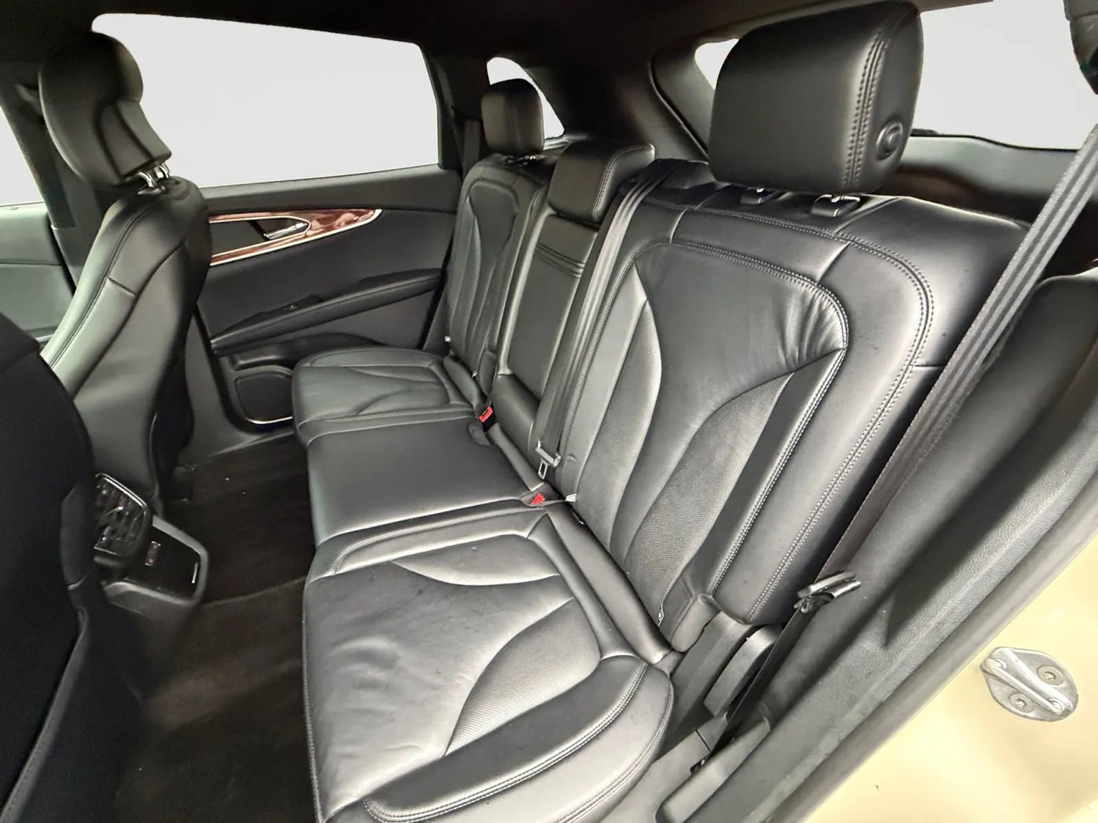 Used 2018 Lincoln MKX Select w/ Select Plus Package image 49