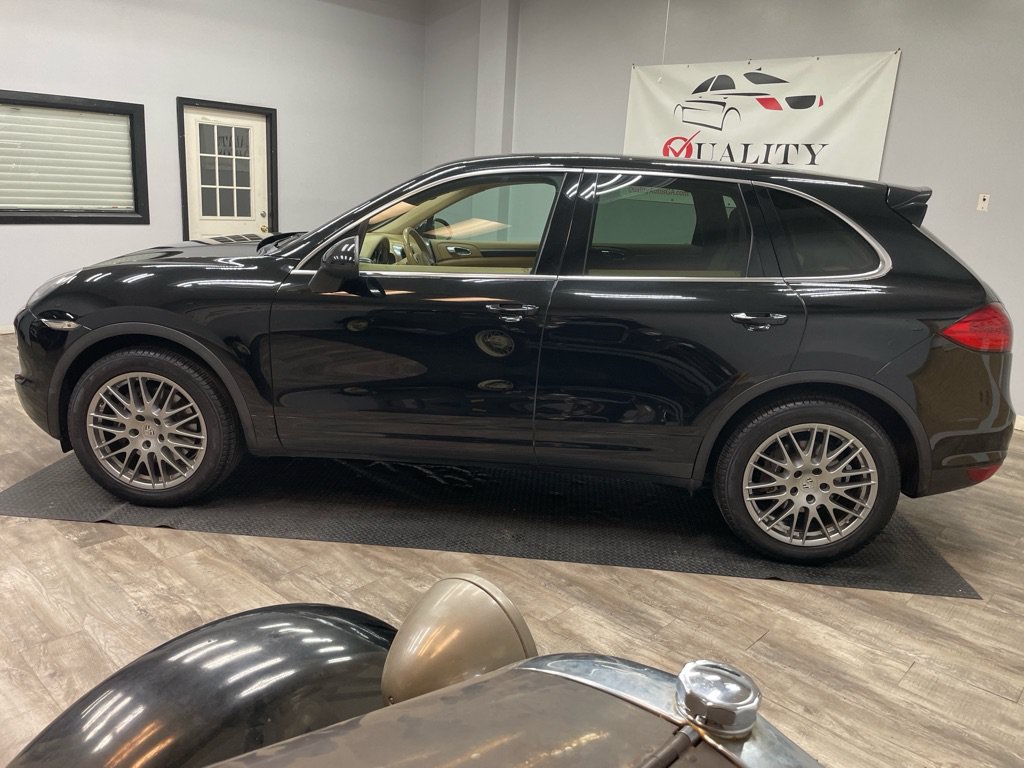 Used 2012 Porsche Cayenne AWD/4WD image 7