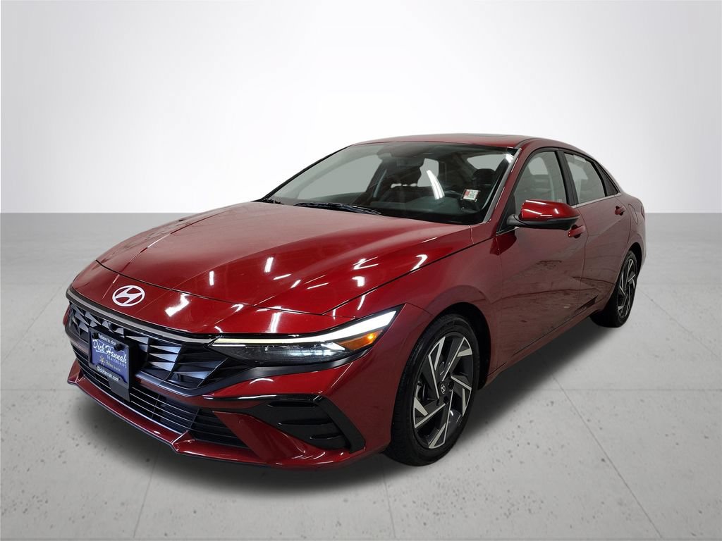 Certified 2024 Hyundai Elantra Limited FWD image 2