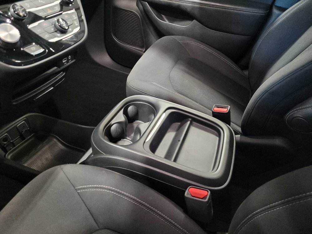 Used 2018 Chrysler Pacifica Touring Plus w/ S Appearance Package FWD image 26