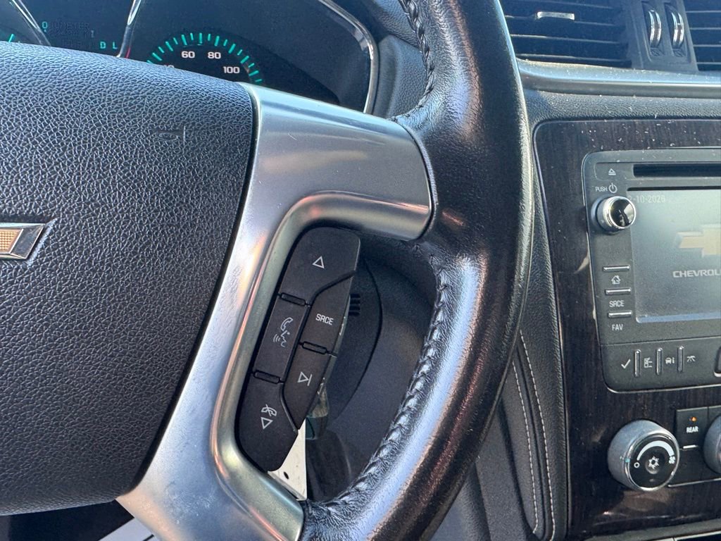 Used 2017 Chevrolet Traverse LT w/ Style and Technology Package image 16