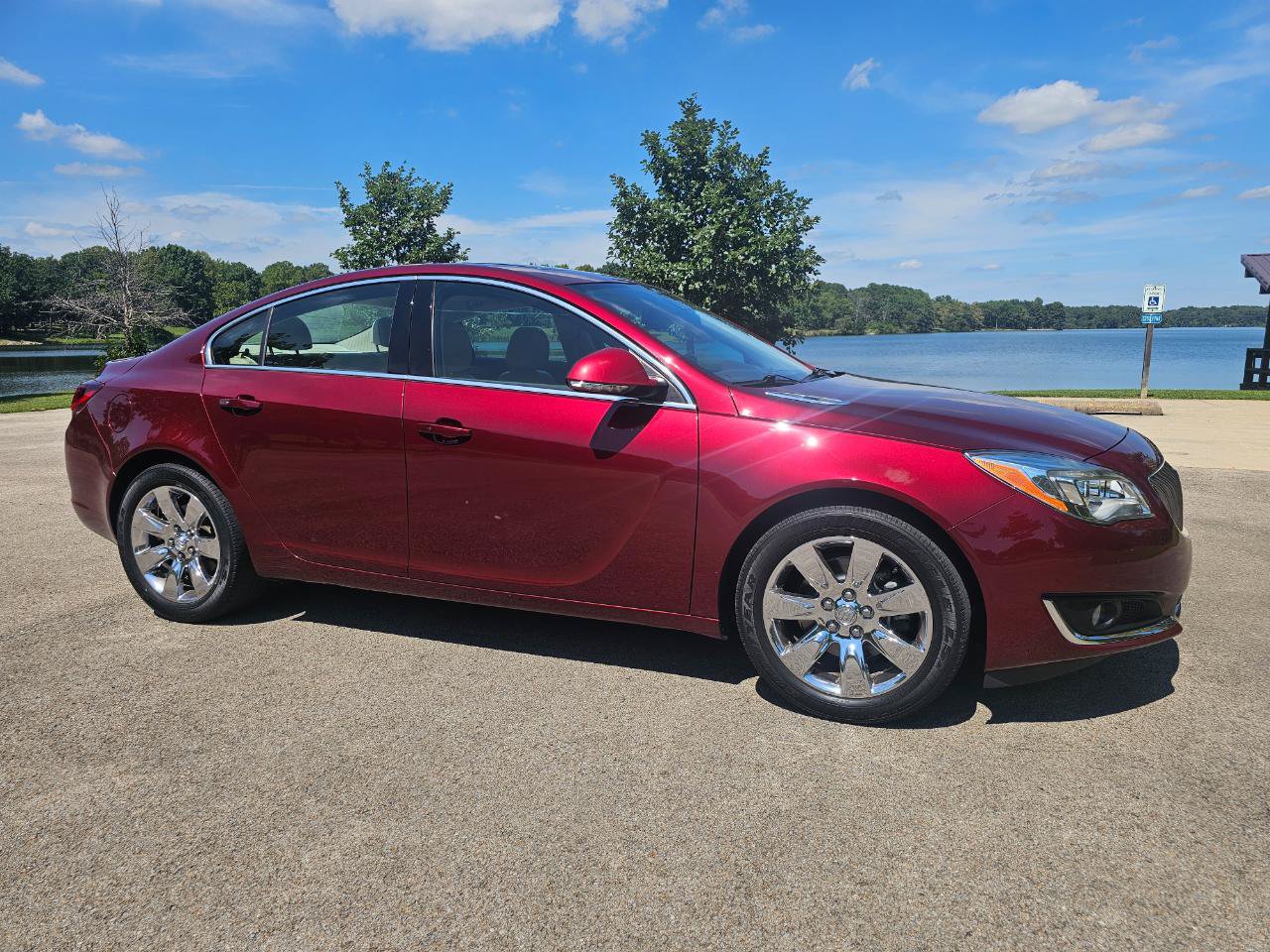 Used 2016 Buick Regal Premium w/ Driver Confidence Package #1 FWD image 2