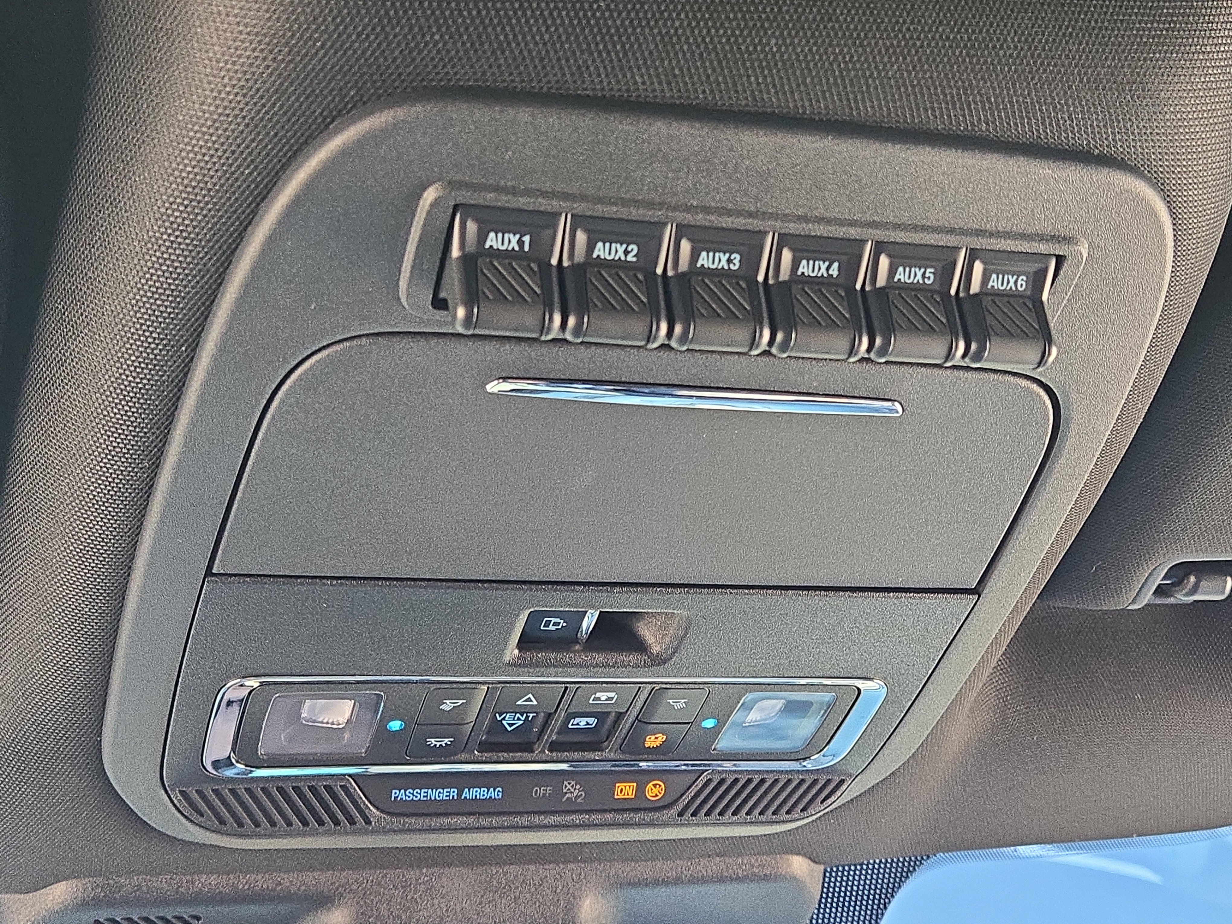 Used 2023 Ford F450 Platinum w/ FX4 Off-Road Package image 37