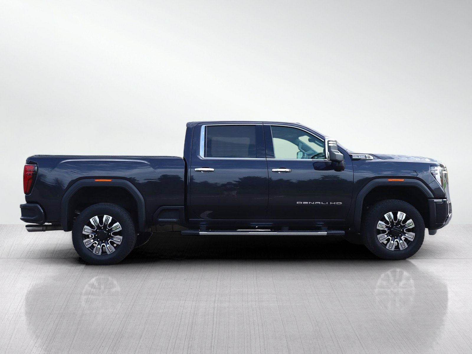 Used 2024 GMC Sierra 2500 Denali w/ Denali Reserve Package AWD/4WD image 6