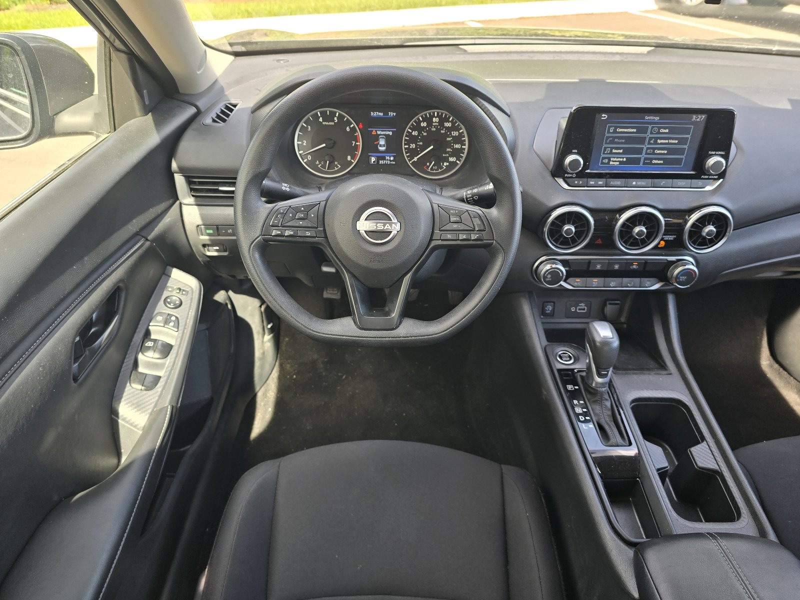 Used 2025 Nissan Kicks SR w/ Illumination Package FWD image 13