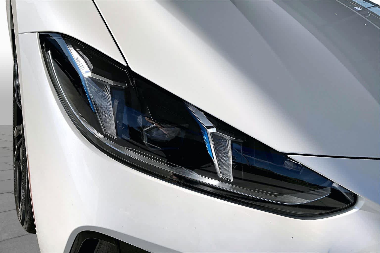 Used 2026 BMW M440i Convertible RWD image 26