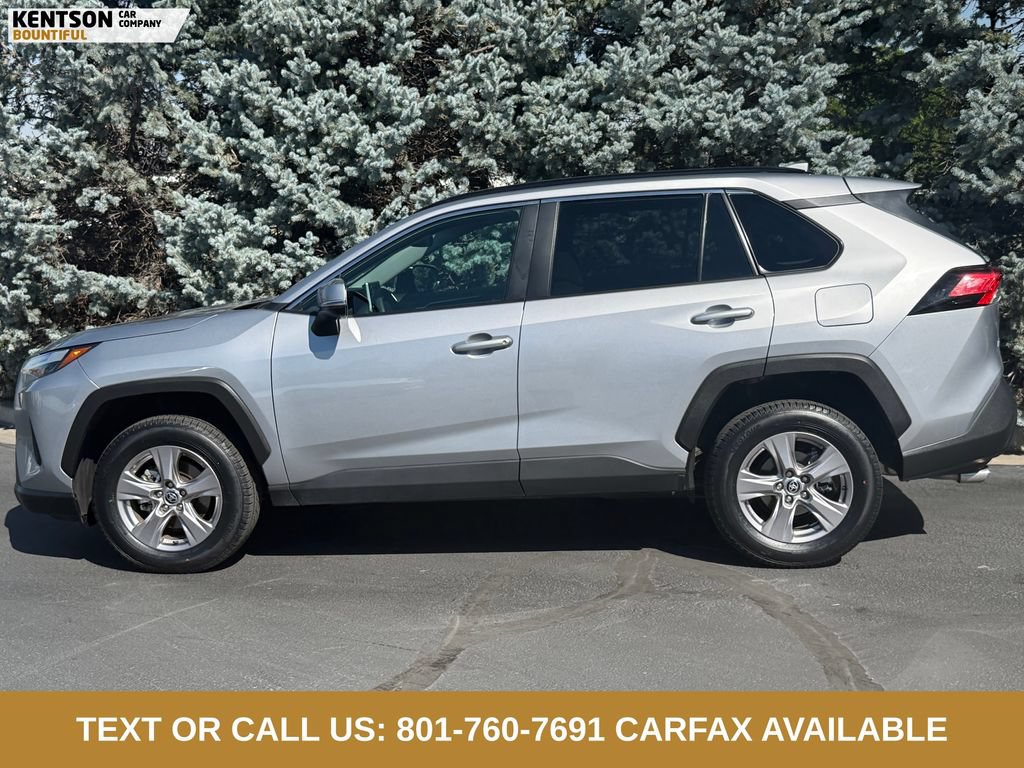 Used 2025 Toyota RAV4 XLE AWD/4WD image 4