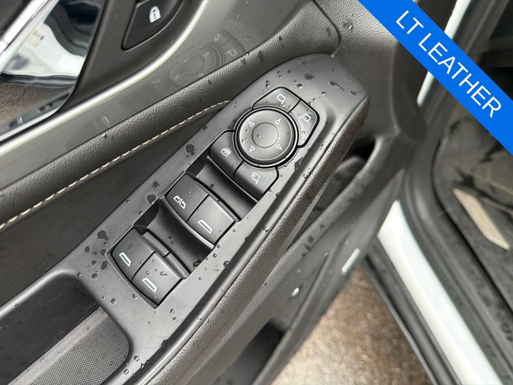 Used 2022 Chevrolet Traverse LT w/ LT Premium Package AWD/4WD image 8