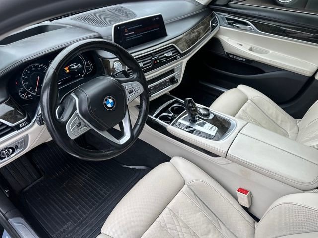 Used 2018 BMW 750i xDrive image 37