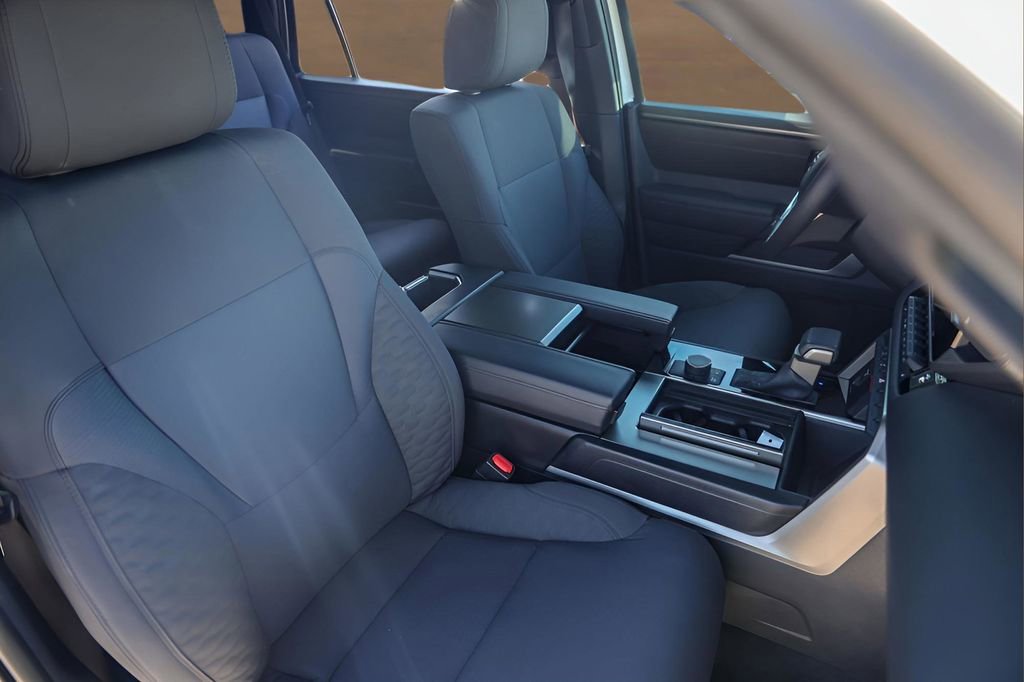 Used 2025 Toyota Sequoia SR5 image 33