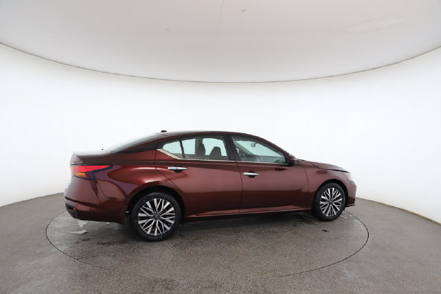 Used 2023 Nissan Altima 2.5 SV FWD image 21