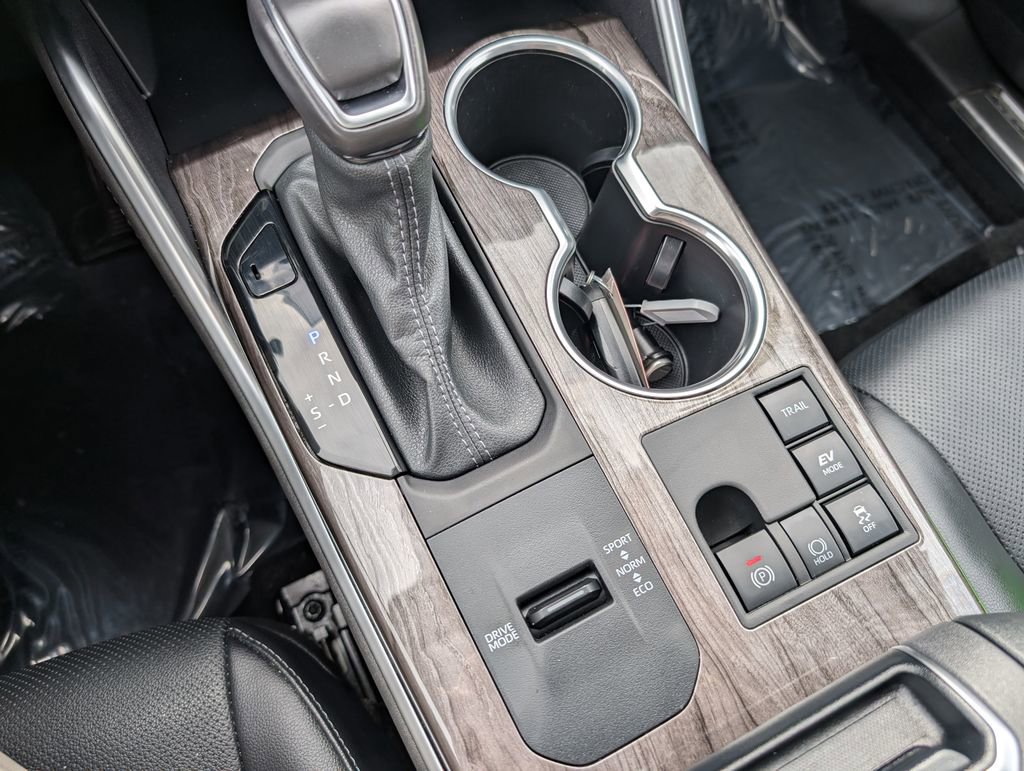 Used 2024 Toyota Highlander Platinum image 23