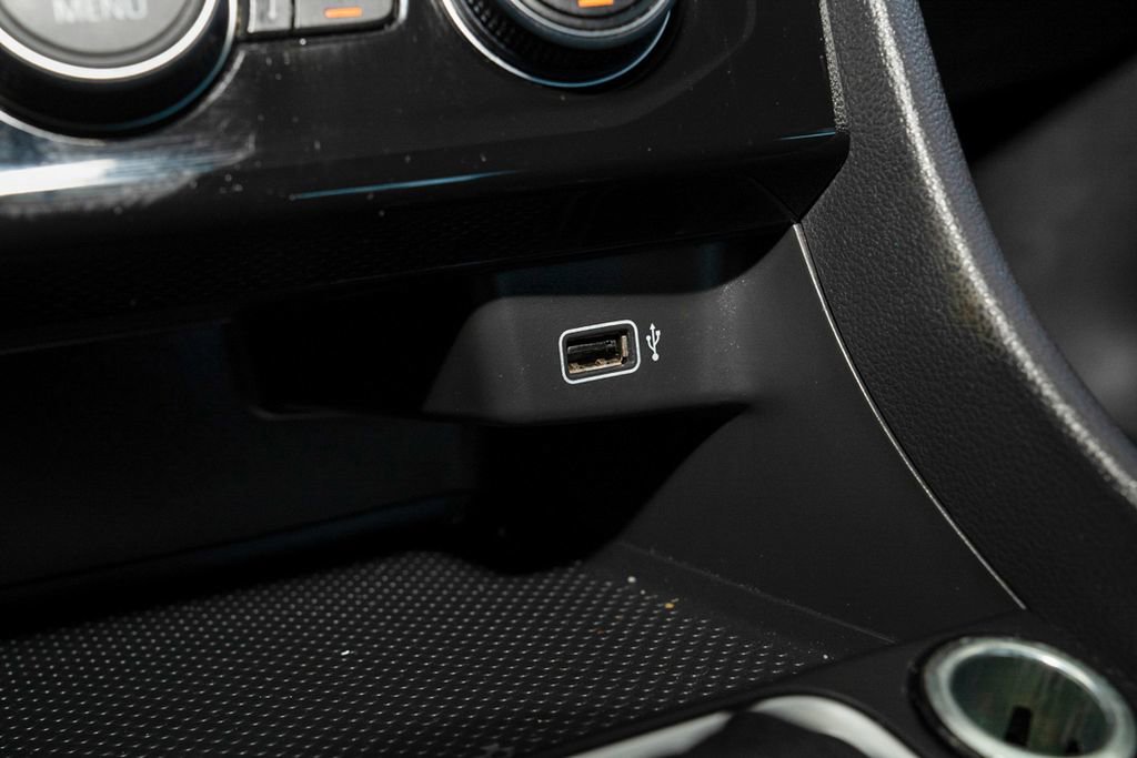 Used 2019 Volkswagen Jetta SE FWD image 17