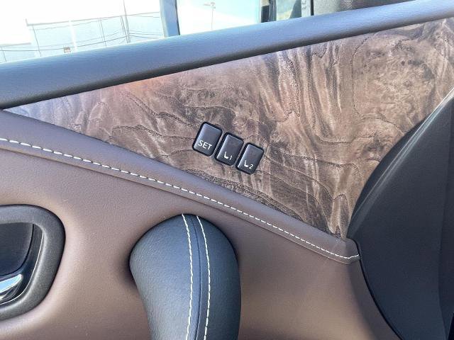 Certified 2024 INFINITI QX80 Premium Select w/ Cargo Package image 11