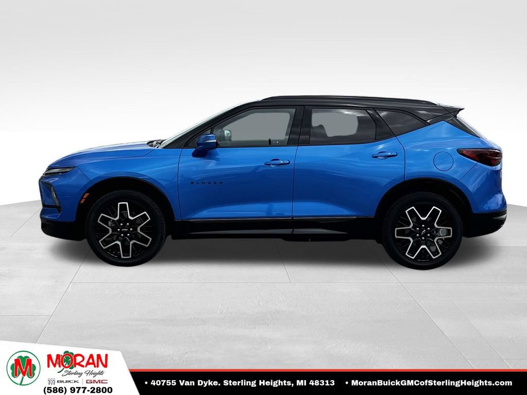 Used 2024 Chevrolet Blazer RS w/ Driver Confidence II Package FWD image 2