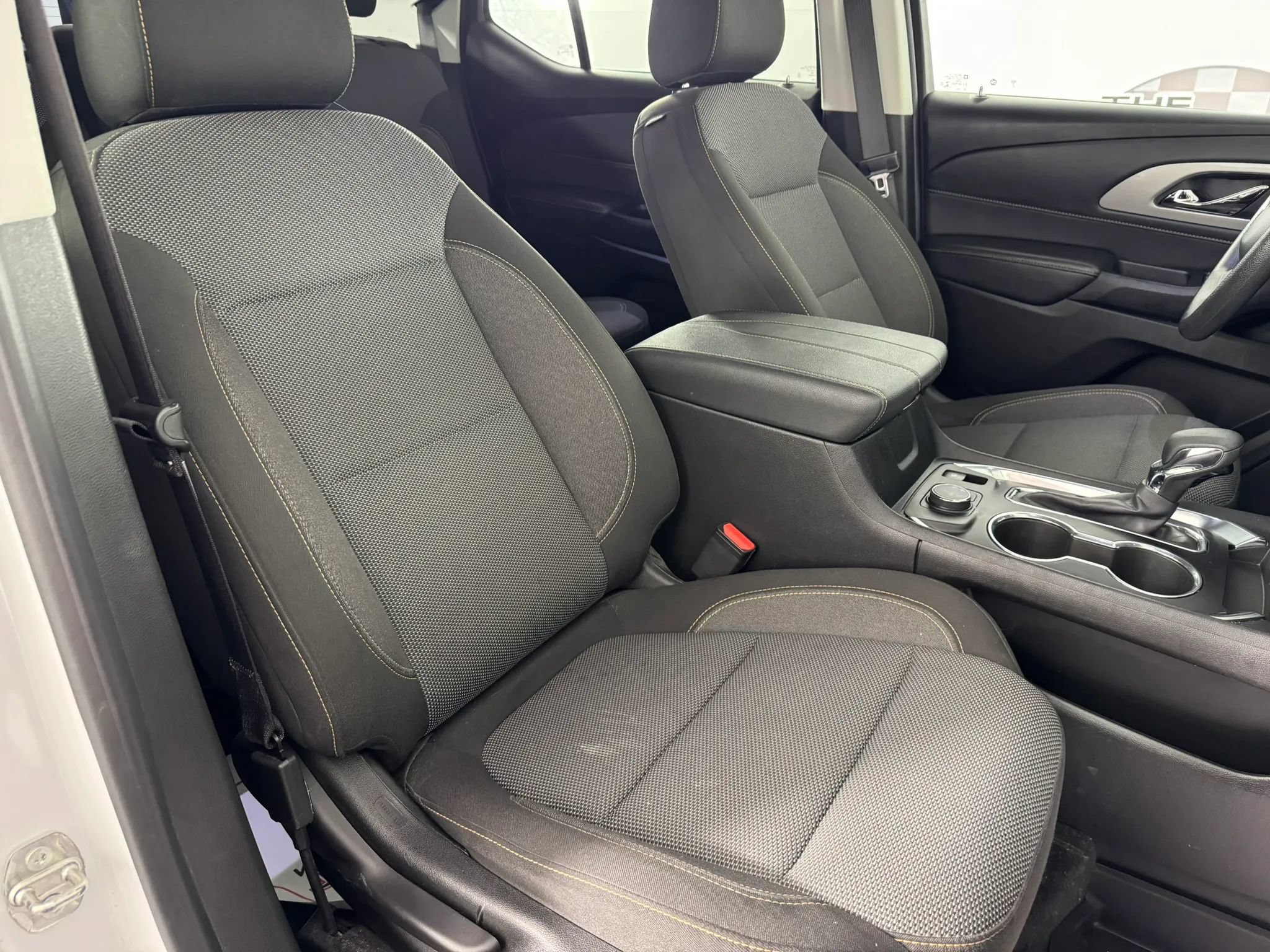 Used 2021 Chevrolet Traverse LS w/ LPO, Floor Liner Package FWD image 33
