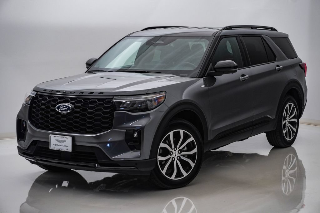 Used 2025 Ford Explorer ST-Line AWD/4WD image 3