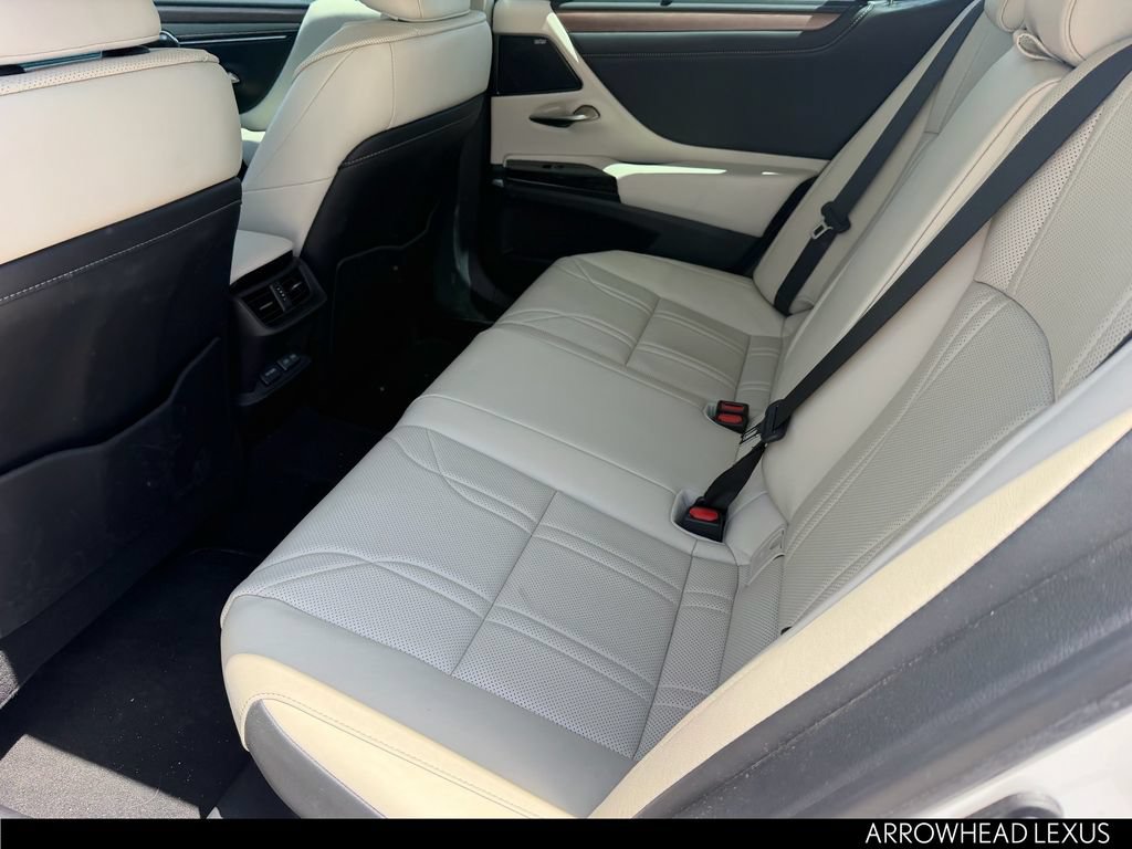 Used 2024 Lexus ES 300h Ultra Luxury w/ Accessory Package (Z1) FWD image 18