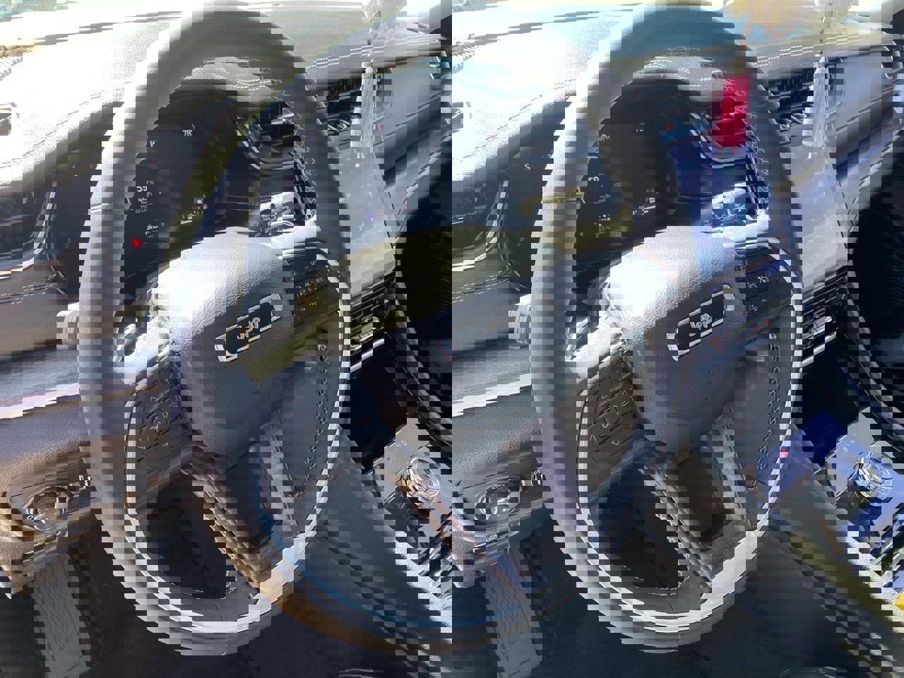 Used 2023 Jeep Grand Cherokee Limited w/ Black Appearance Package image 7