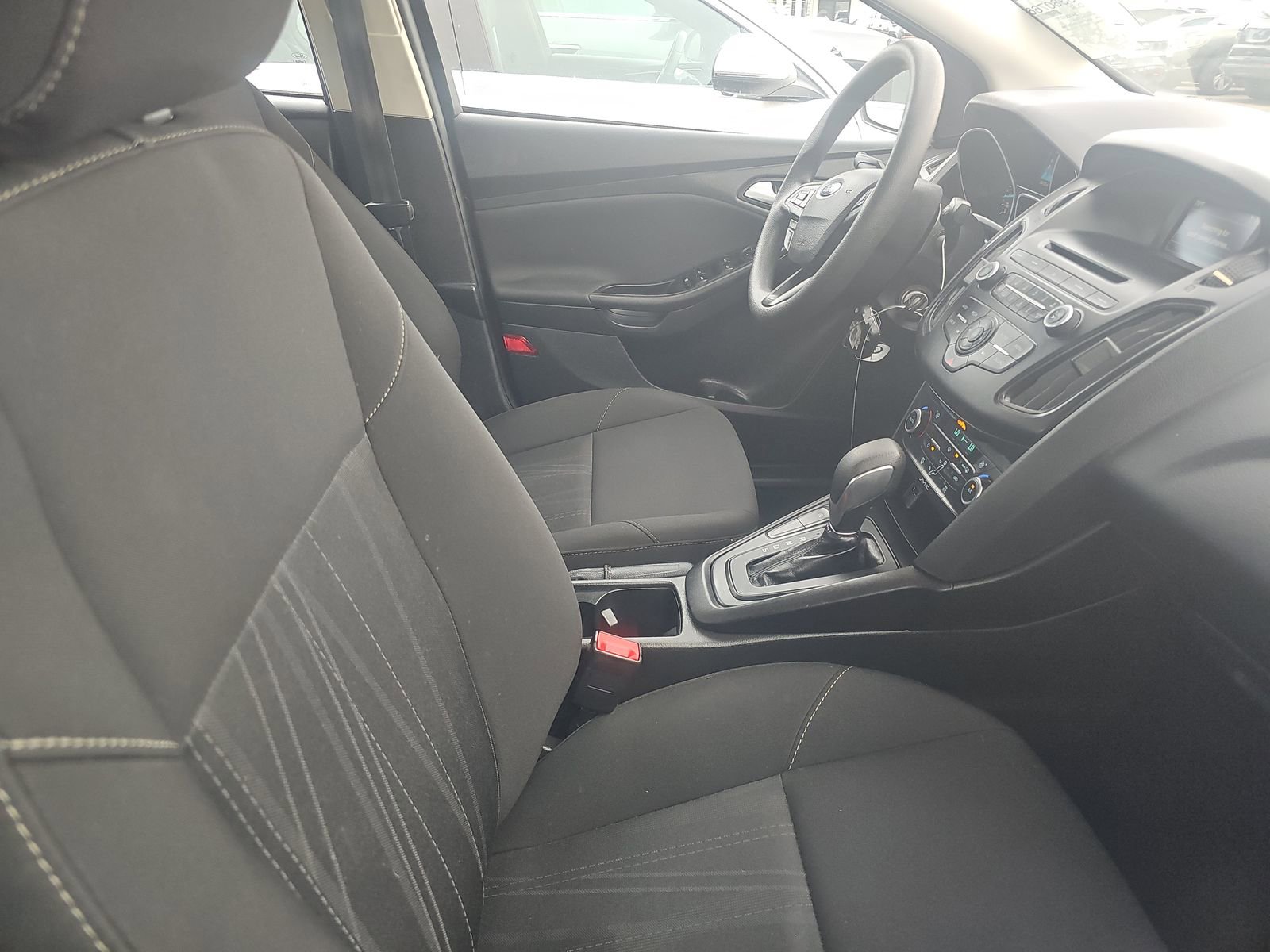 Used 2017 Ford Focus SE FWD image 11