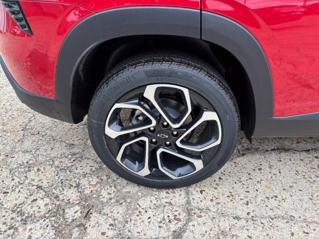 New 2026 Chevrolet Trax RS w/ Sunroof Package FWD image 9
