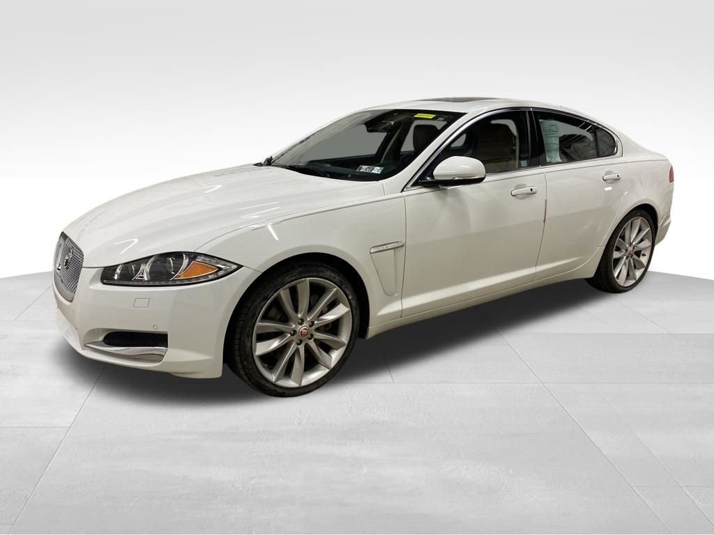 Used 2015 Jaguar XF Sport image 3