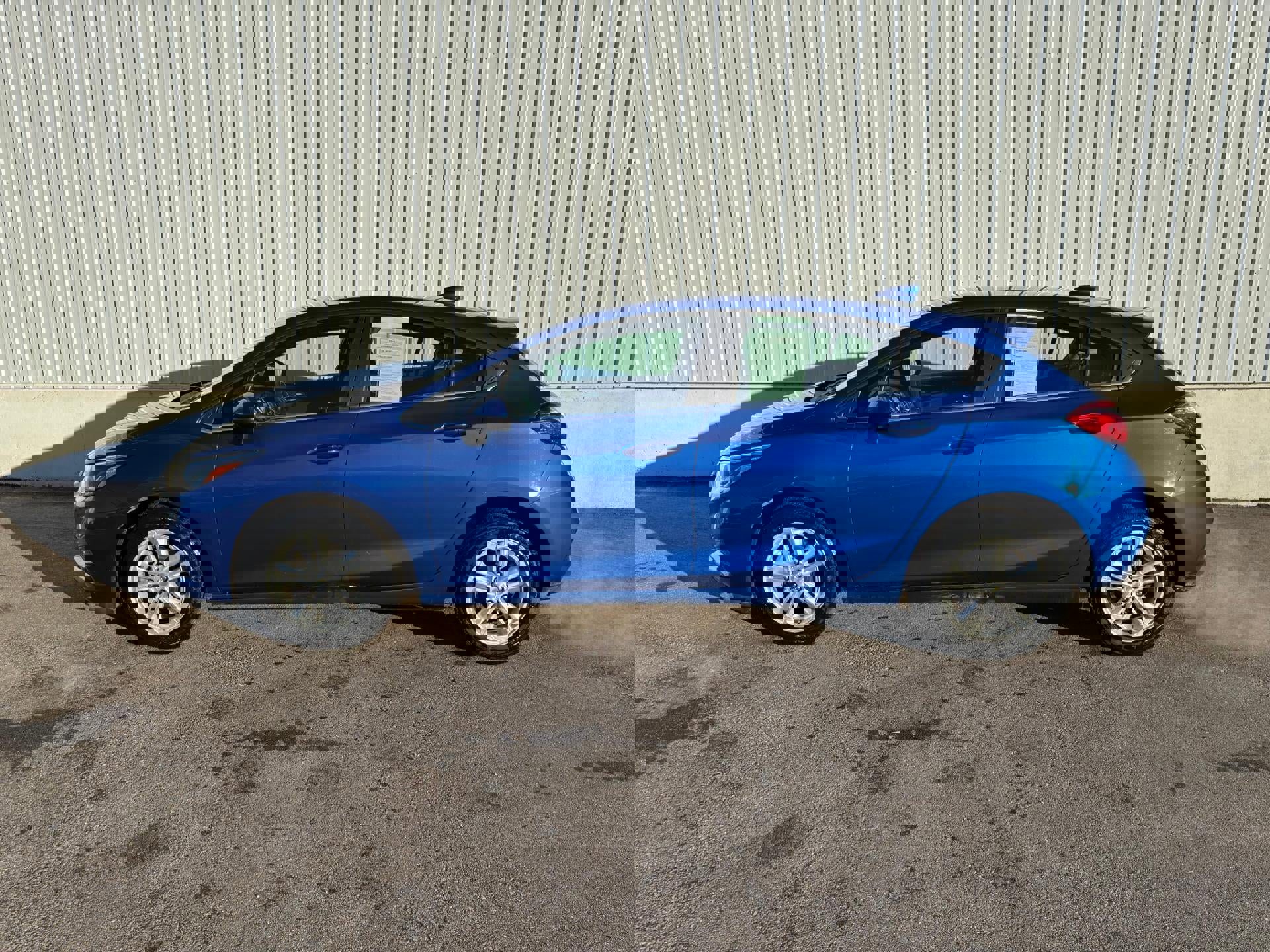 Used 2018 Chevrolet Cruze LT w/ Convenience Package image 4