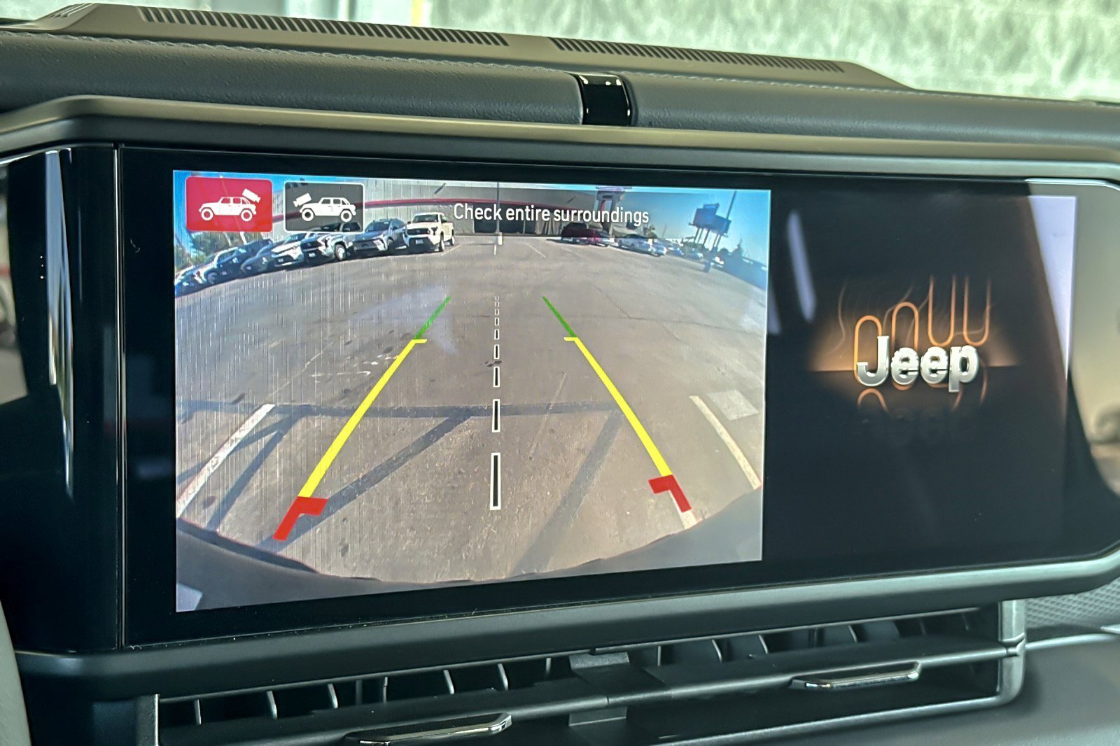 Used 2024 Jeep Wrangler Unlimited Rubicon 4xe AWD/4WD image 19