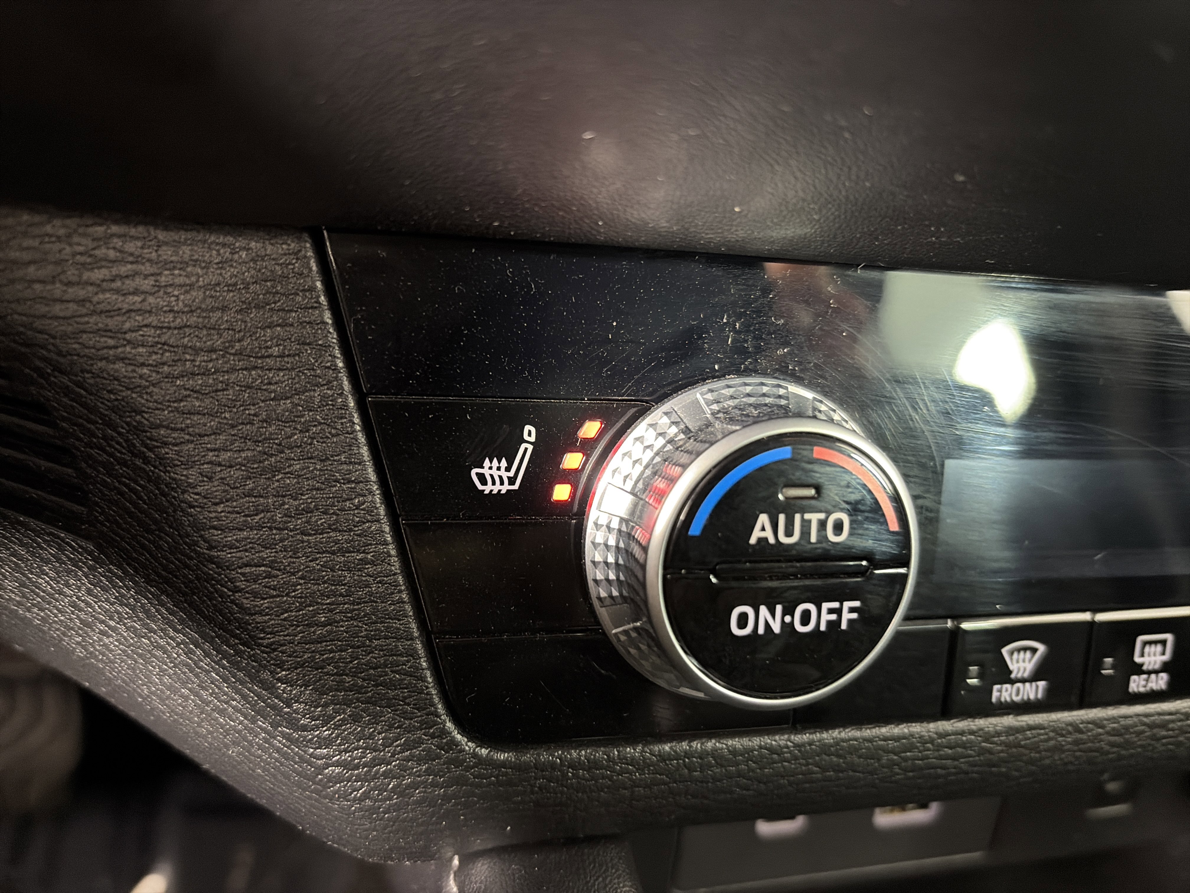 Used 2022 Mitsubishi Outlander SE image 25