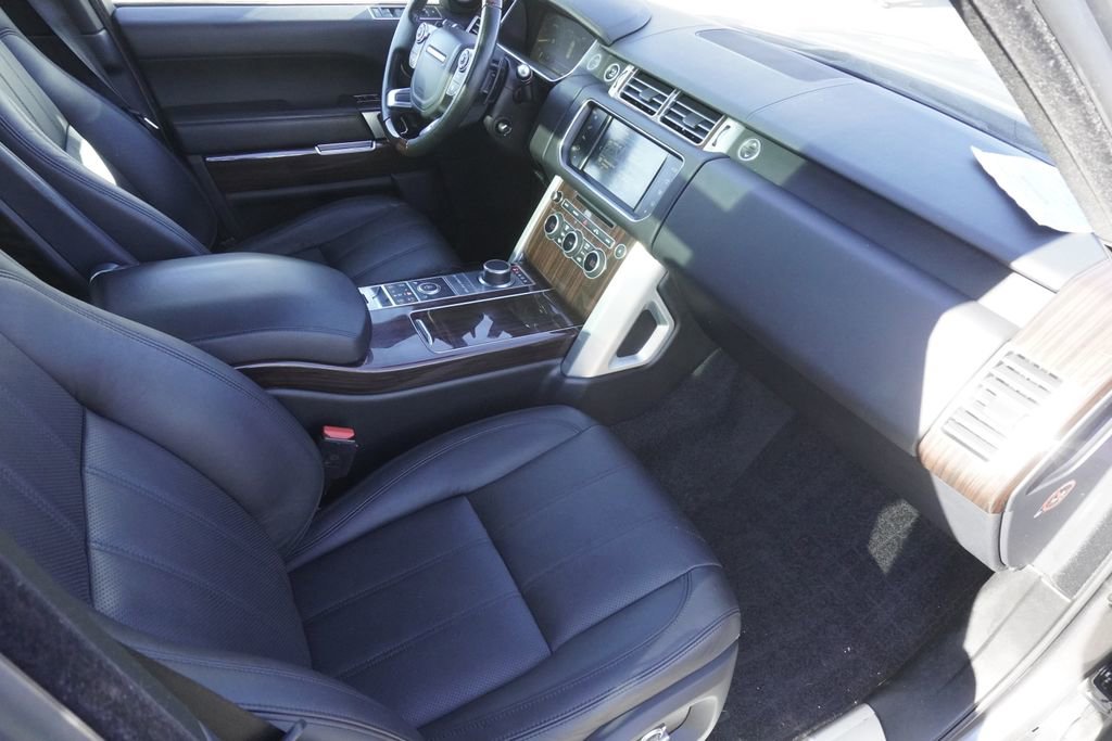 Used 2016 Land Rover Range Rover HSE image 22