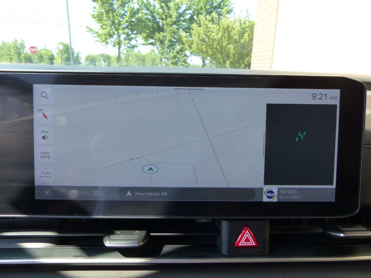 Used 2025 Kia Carnival EX FWD image 32