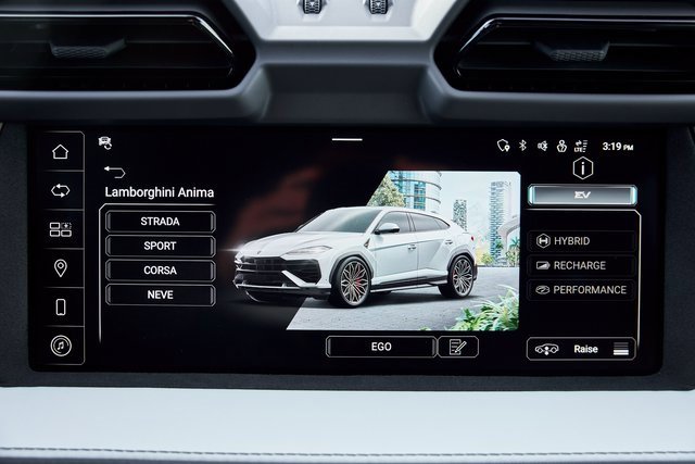 Used 2025 Lamborghini Urus SE image 75