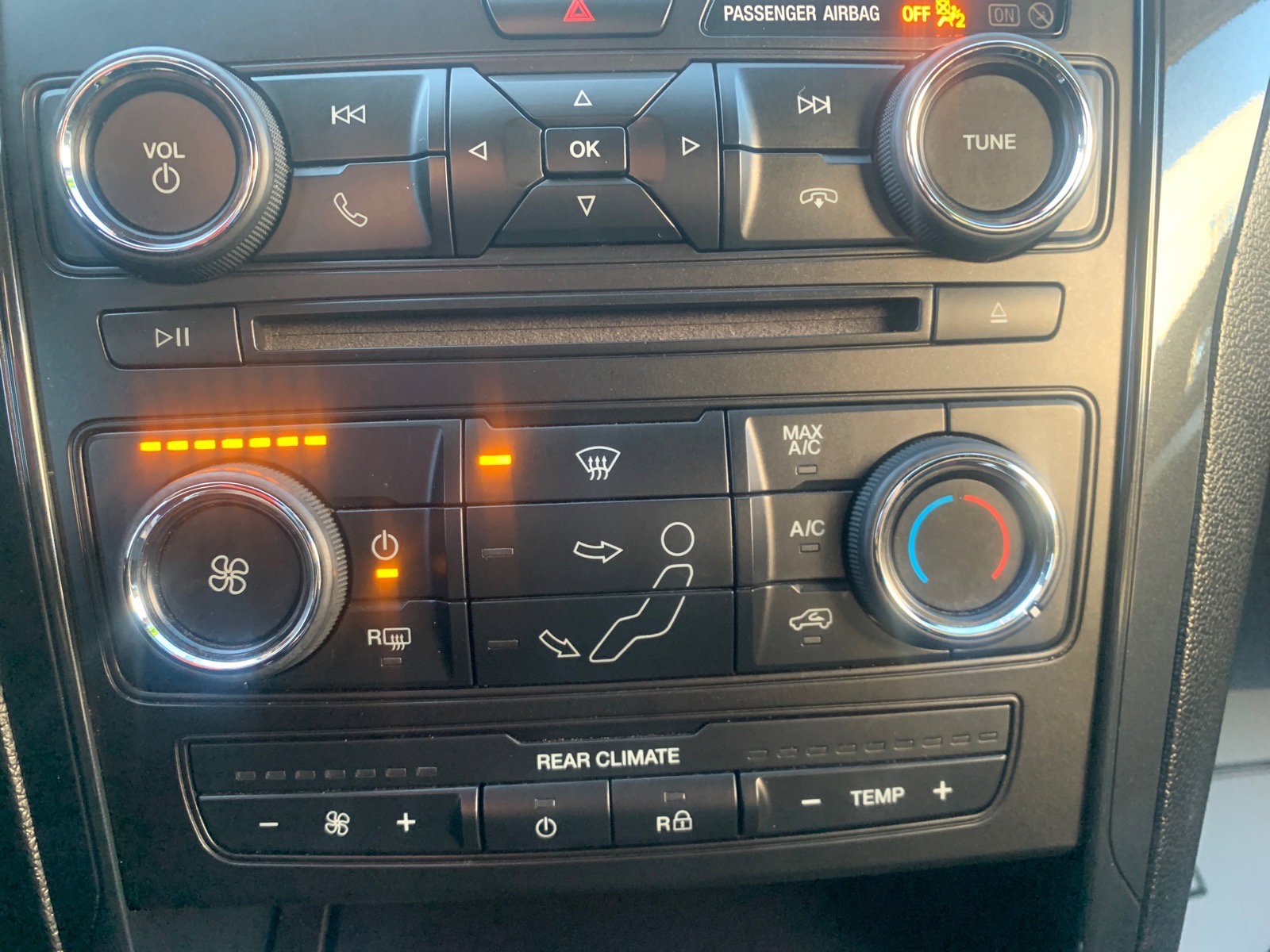 Used 2017 Ford Explorer XLT image 16