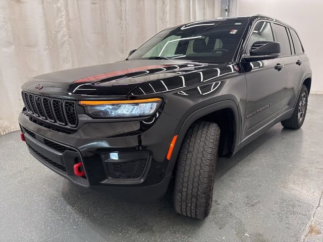 Used 2022 Jeep Grand Cherokee Trailhawk w/ ADV Protech Group II AWD/4WD image 5