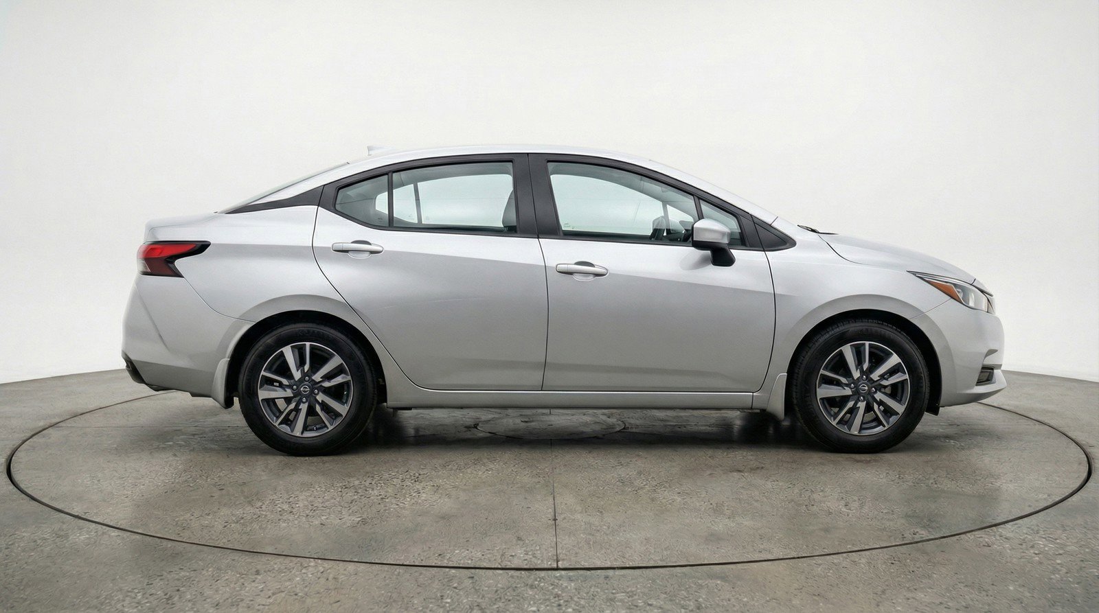 Used 2025 Nissan Versa SV image 11
