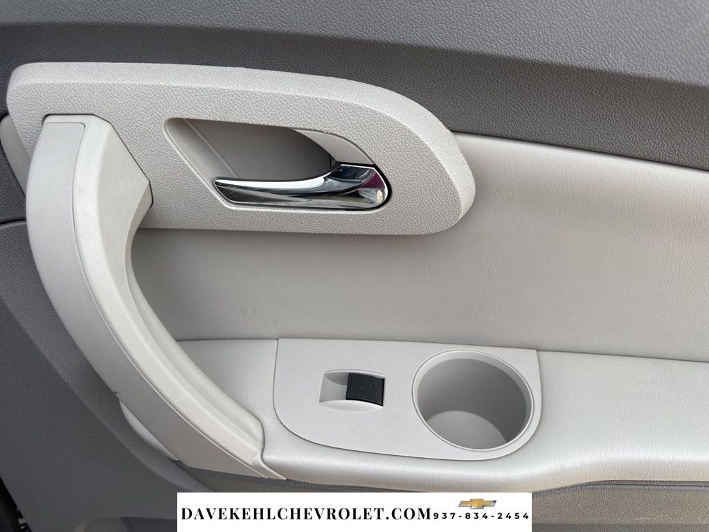 Used 2011 Chevrolet Traverse LT image 26