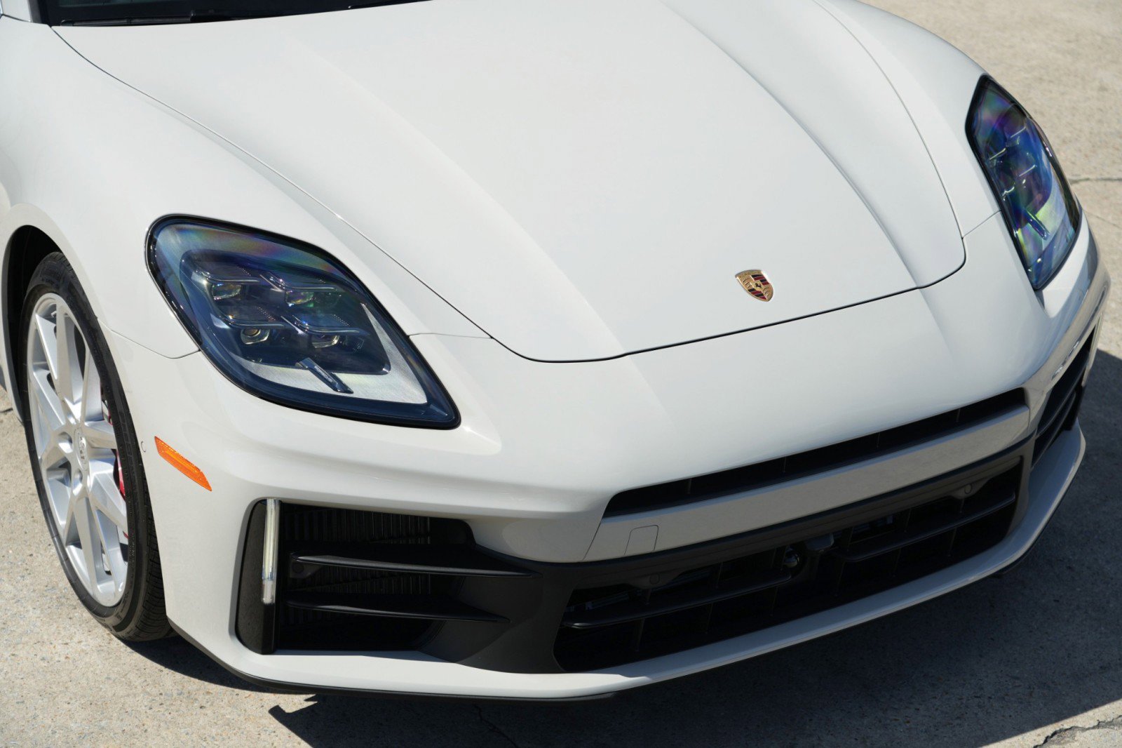 Used 2025 Porsche Panamera 4S w/ Premium Package image 59