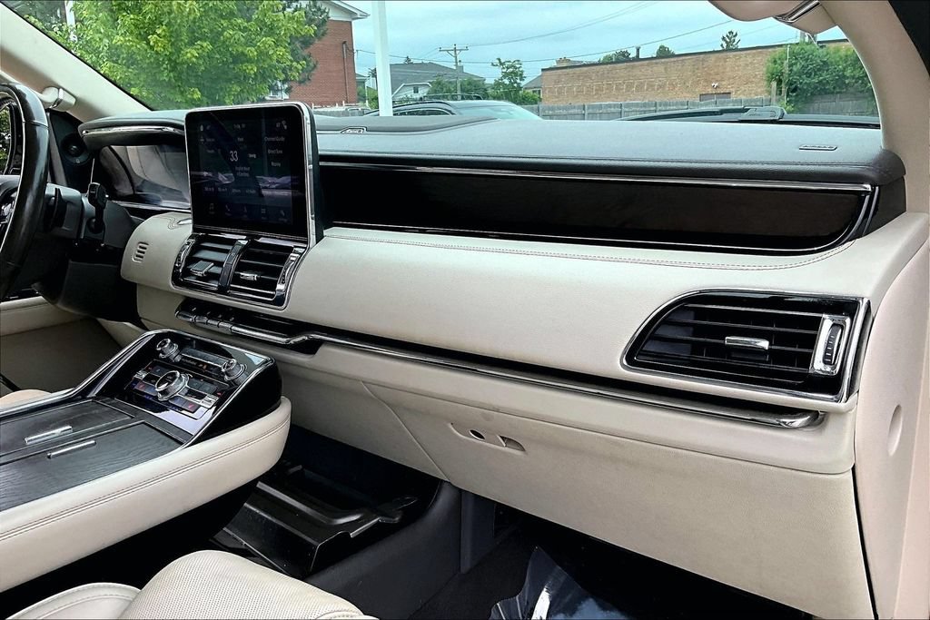 Used 2018 Lincoln Navigator Reserve AWD/4WD image 25