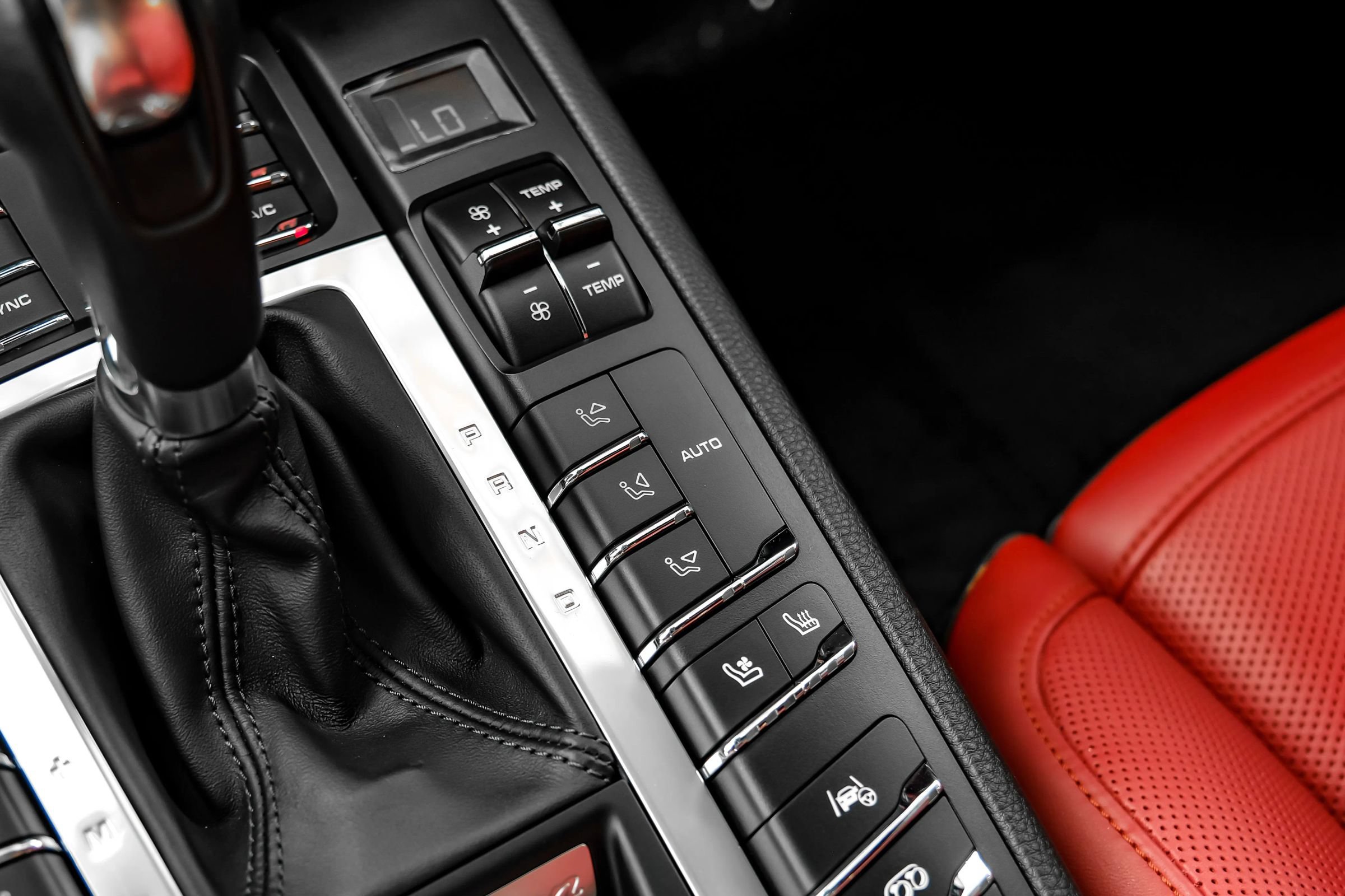 Used 2021 Porsche Macan GTS AWD/4WD image 31