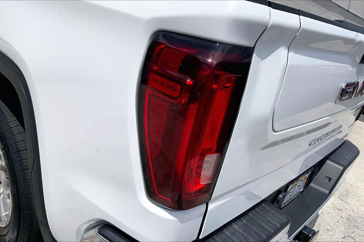 Used 2024 GMC Sierra 1500 SLT AWD/4WD image 32
