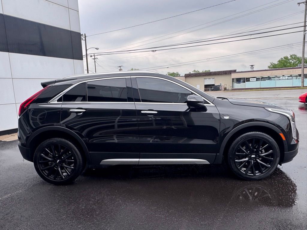 Used 2022 Cadillac XT4 Premium Luxury w/ LPO, Onyx Lite Package FWD image 6