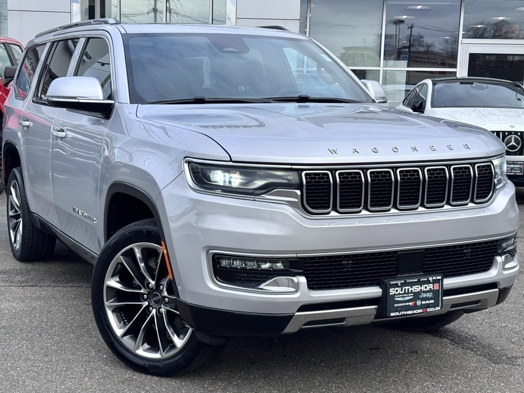 Used 2022 Jeep Wagoneer Series III w/ Premium Group I image 2