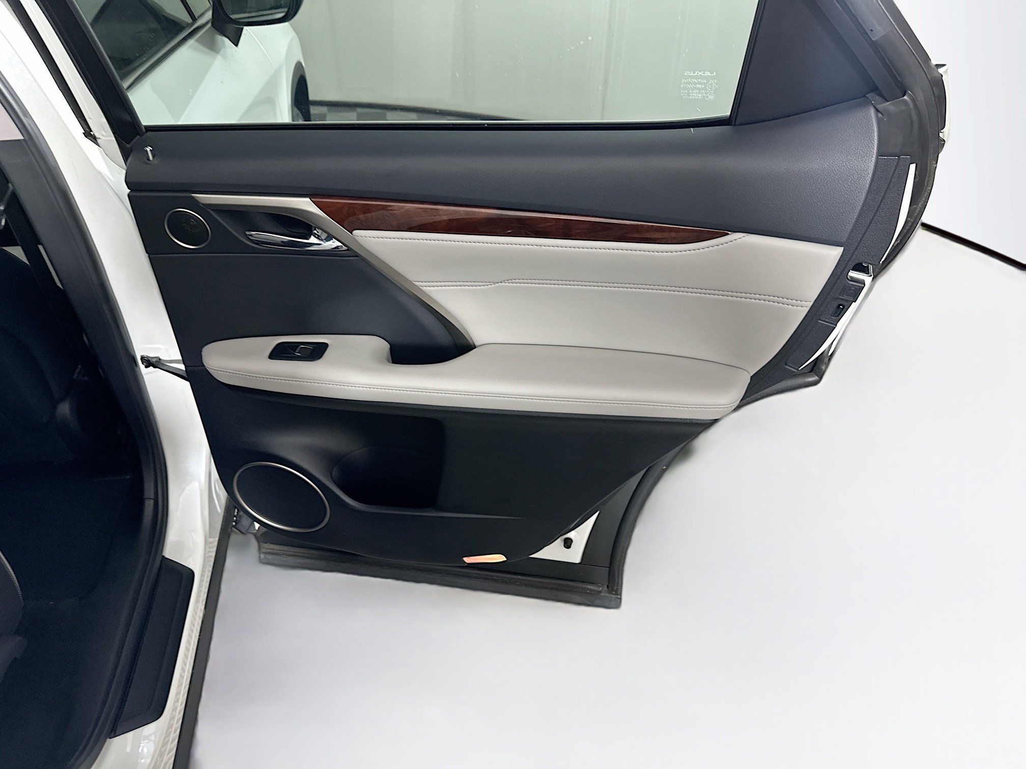 Used 2018 Lexus RX 350L FWD image 33