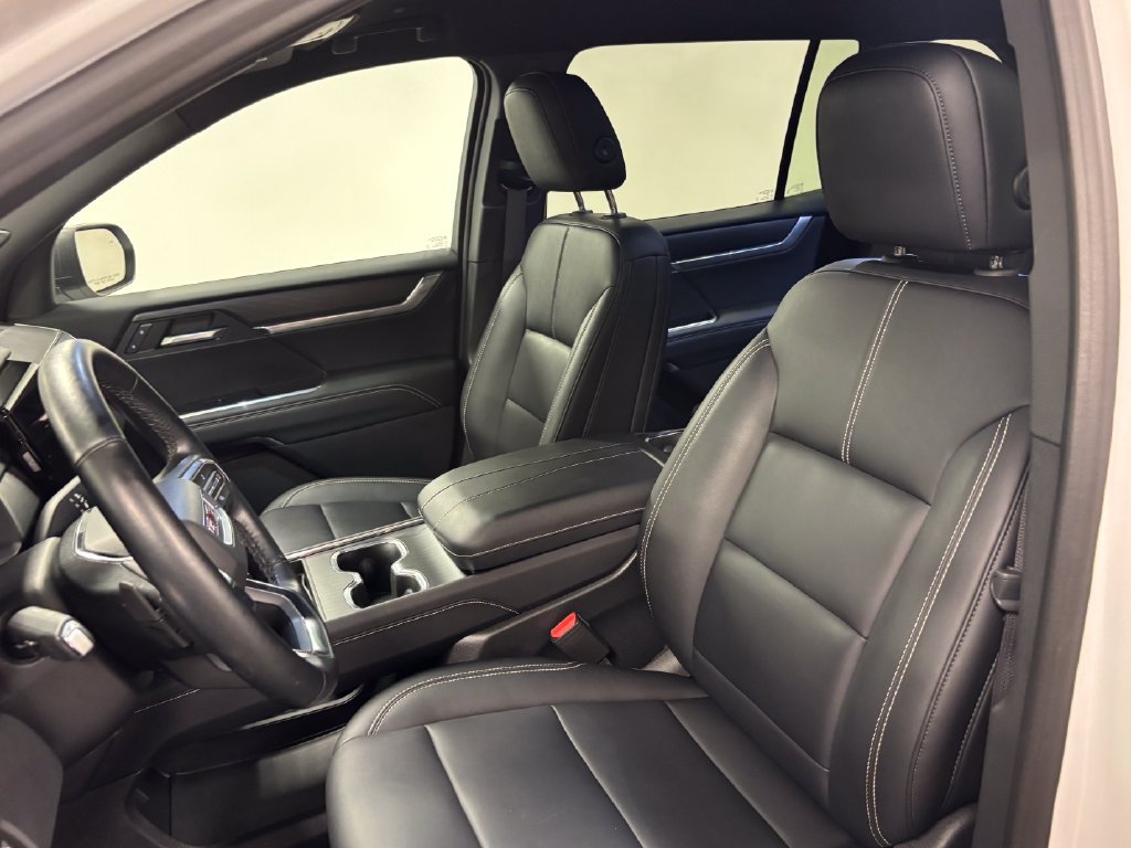 Used 2026 GMC Acadia Elevation w/ Elevation Premium Package FWD image 23