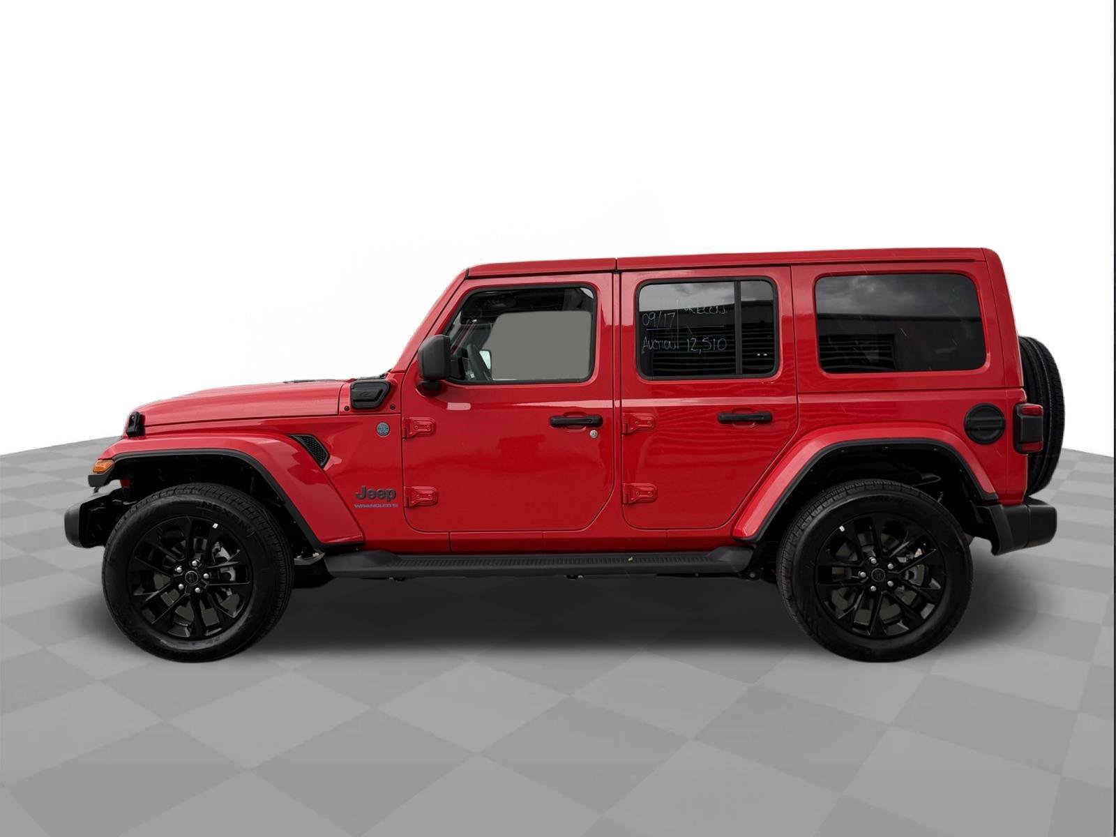 Used 2025 Jeep Wrangler Unlimited Sahara AWD/4WD image 2