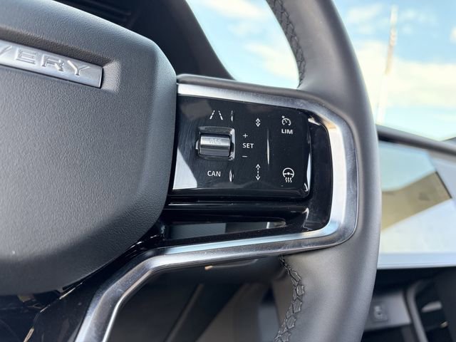 Used 2025 Land Rover Discovery Sport Dynamic SE image 9