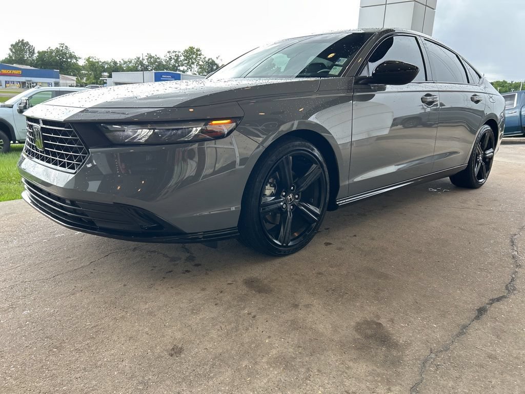 Used 2025 Honda Accord Sport image 4