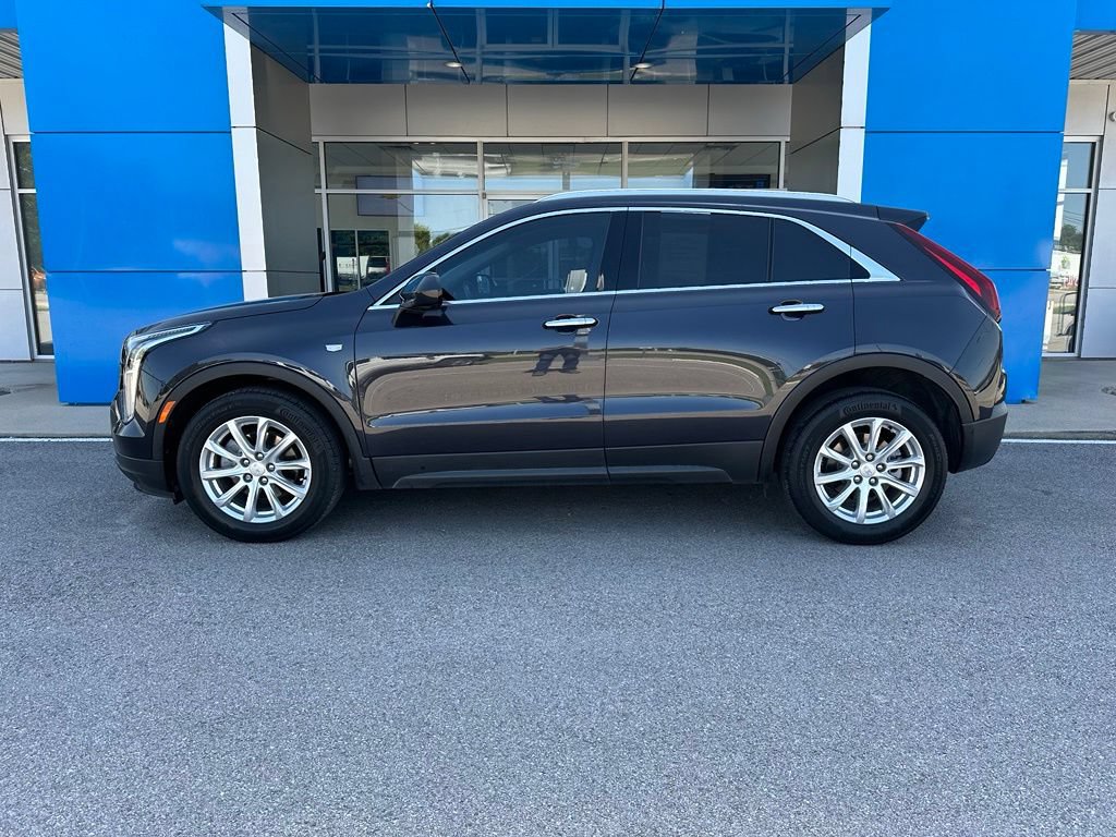 Used 2022 Cadillac XT4 Luxury w/ Cold Weather Package FWD image 7