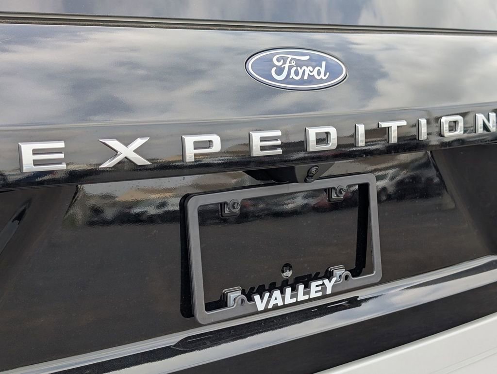 New 2026 Ford Expedition Max Platinum image 14