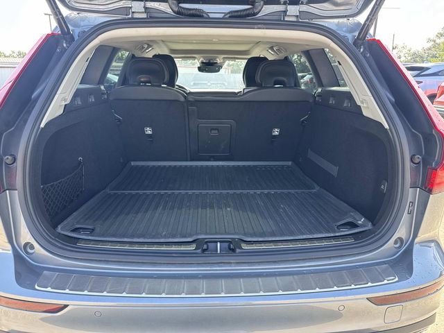 Used 2020 Volvo V60 T5 Cross Country w/ Protection Package Premier image 10